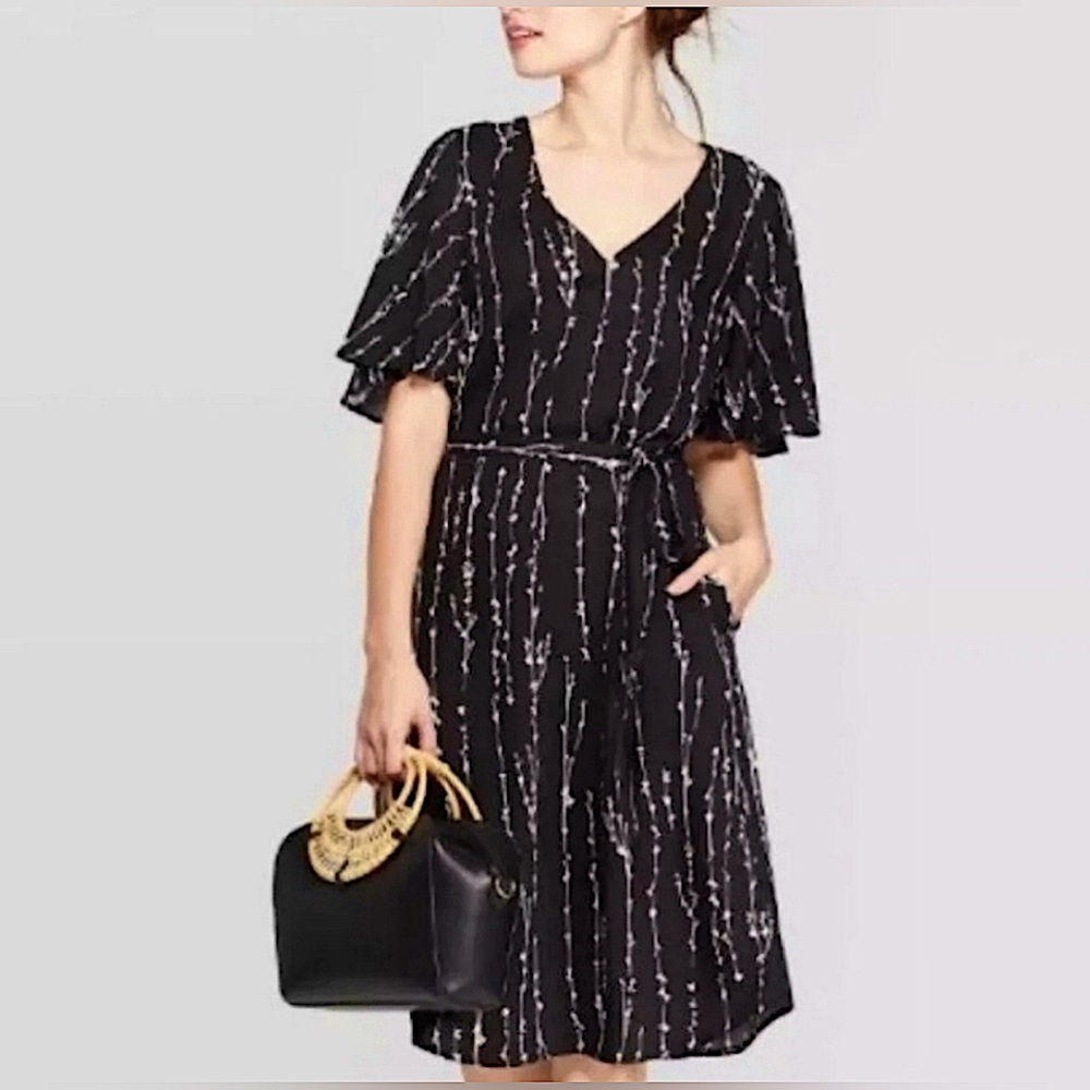 Black w/ White floral print midi dress by A New Day Size Medium